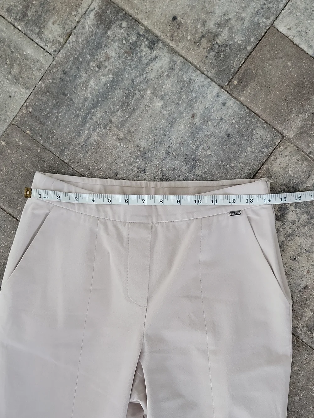 St. John Cotton Pull-On Trousers Side Zipper Split Hem Sz 4 Light Khaki - Picture 10 of 13